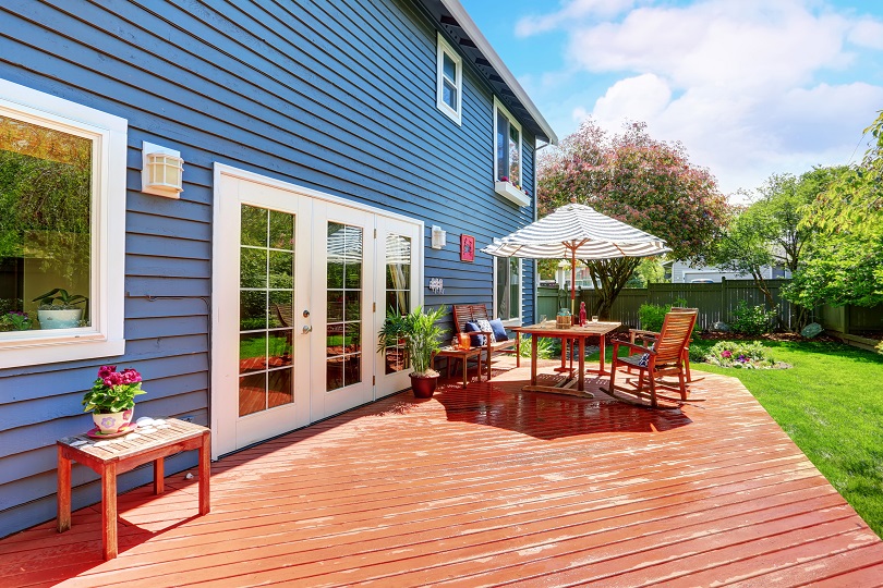 How to avoid composite warping when installing your deck.